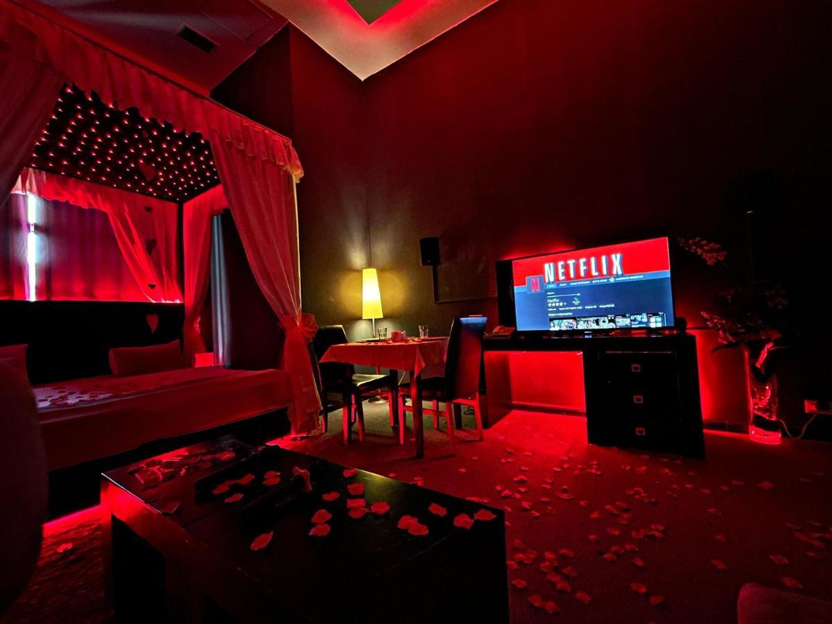 Cinema Plaza Hotel Baku Zewnętrze zdjęcie