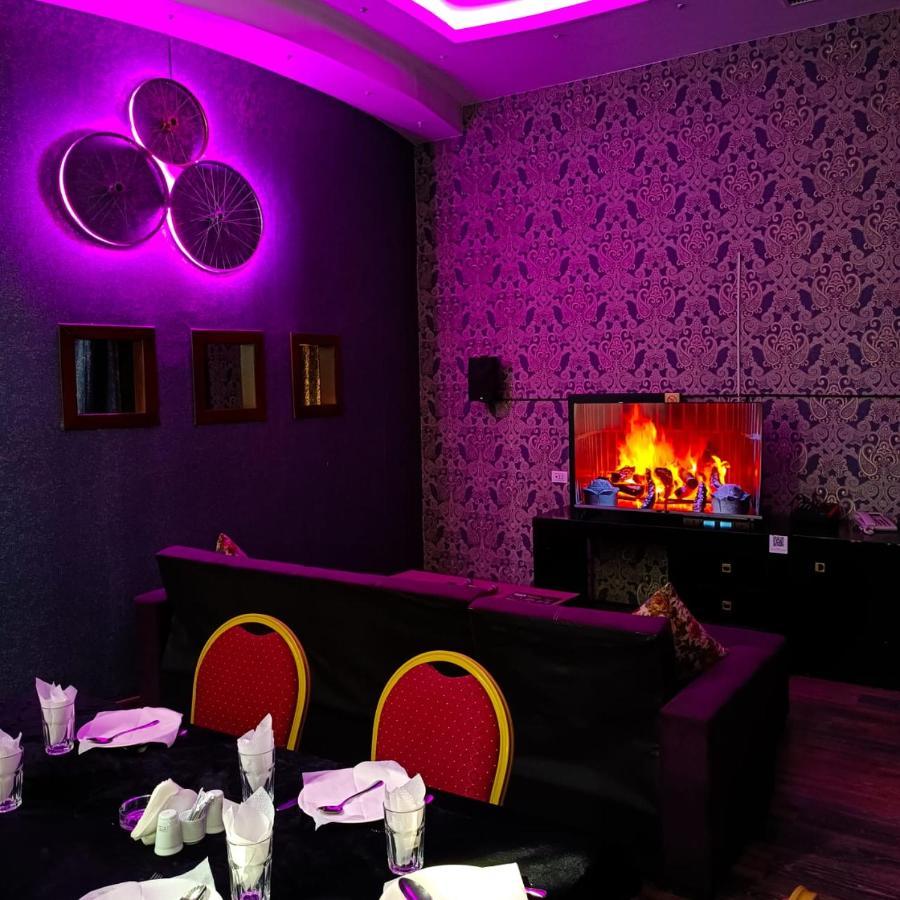 Cinema Plaza Hotel Baku Zewnętrze zdjęcie