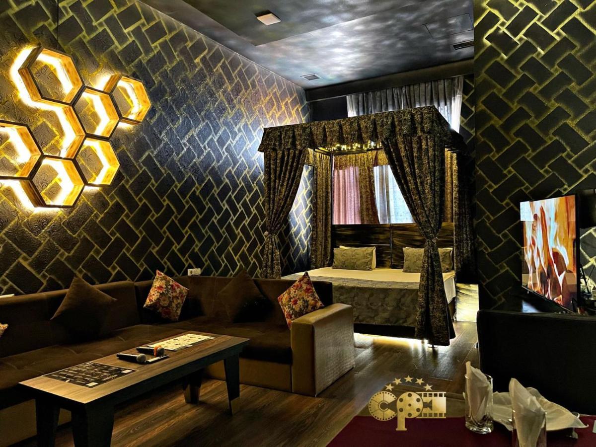 Cinema Plaza Hotel Baku Zewnętrze zdjęcie