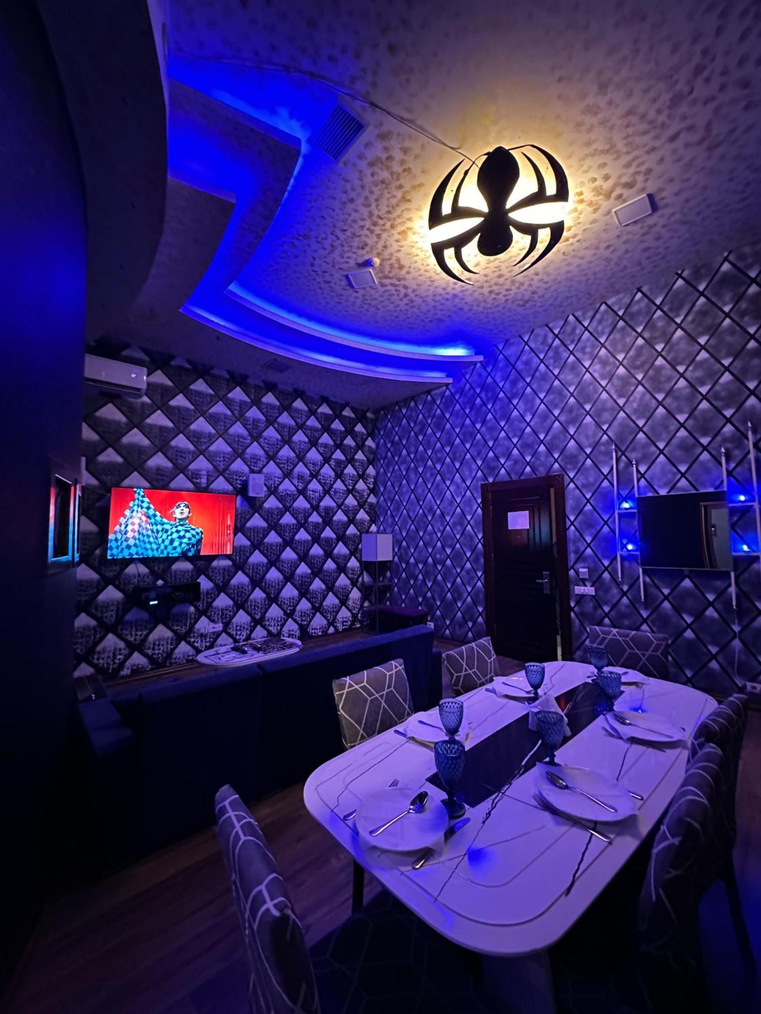 Cinema Plaza Hotel Baku Zewnętrze zdjęcie